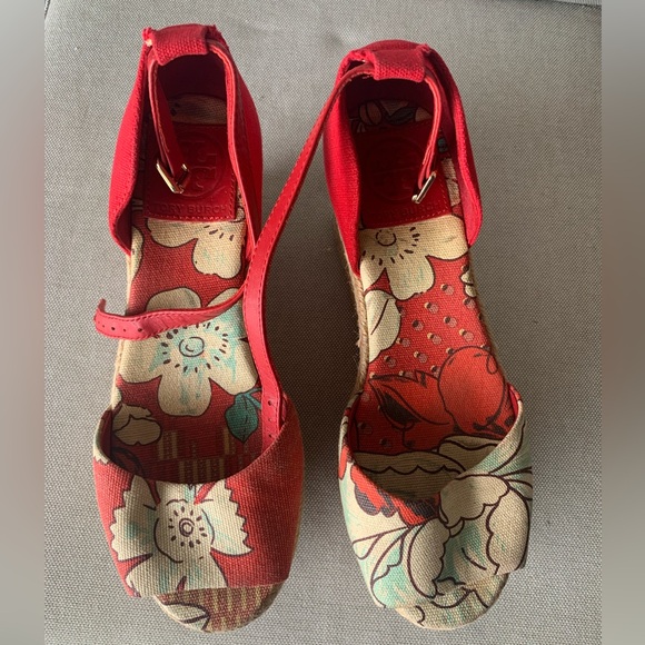 Tory Burch platform sandals - Picture 2 of 7